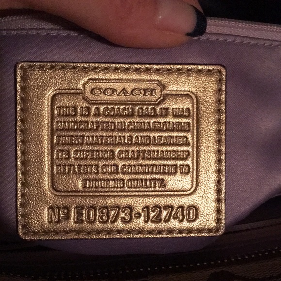 A patched Coach tote bag in gold color. - Picture 4 of 12